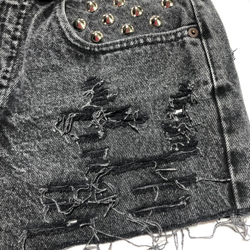Gap Denim (31) VINTAGE 90s Black Easy Fit Floral Patch Studd Cut Off Jean Shorts - Picture 9 of 11
